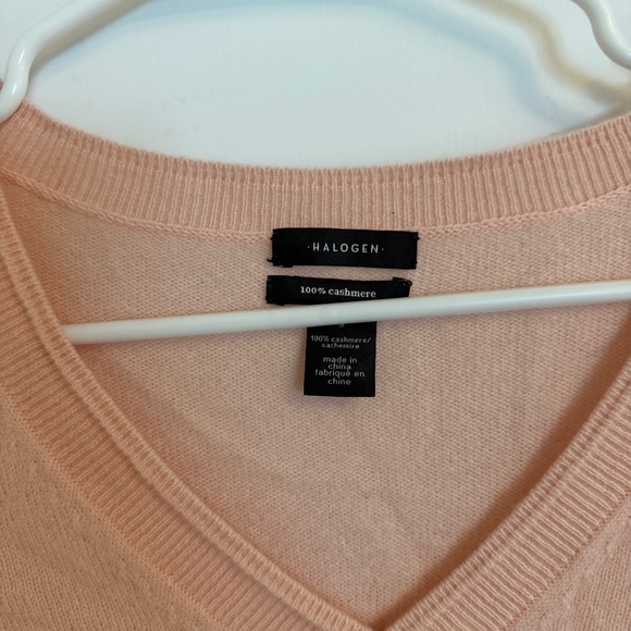 Blush Halogen Cashmere V-Neck Sweater - Picture 2 of 2